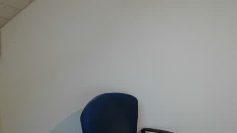 Somewhere over the rainbow online show from January 11, 8:20 am