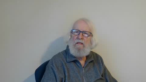 Snapshot of onanister chatting on February 13, 7:45 am Somewhere over the rainbow online show from February 13, 7:45 am