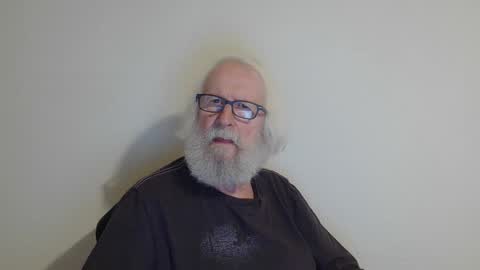 Snapshot of onanister chatting on March 4, 9:22 pm Somewhere over the rainbow online show from March 4, 9:22 pm