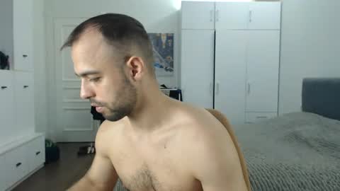 onebestlover online show from July 17, 9:55 am