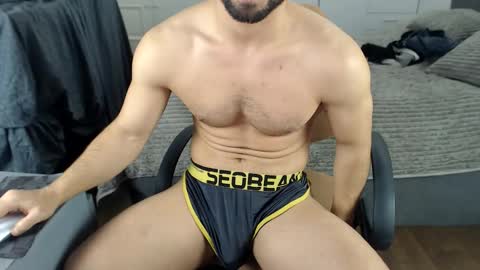 onebestlover online show from December 3, 2:40 pm