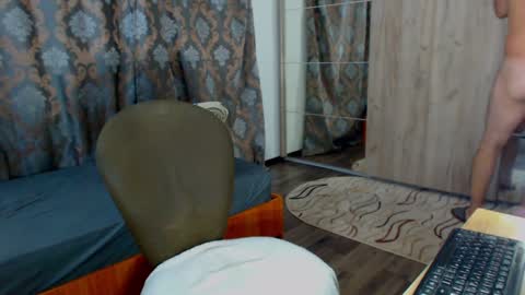 oneboy1x1 online show from December 23, 4:01 am