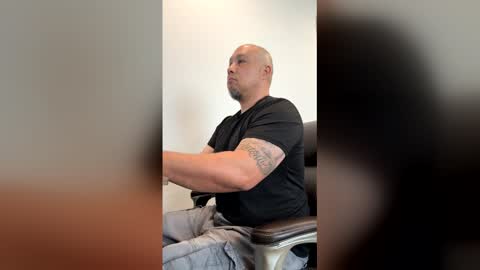 onetreehill1976 online show from March 27, 5:58 pm