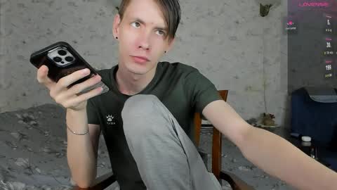 Erick  online show from April 18, 11:12 am