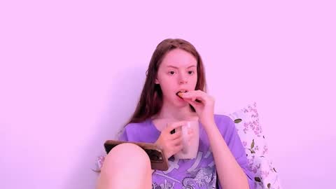 only_sarah1 online show from November 15, 9:27 pm