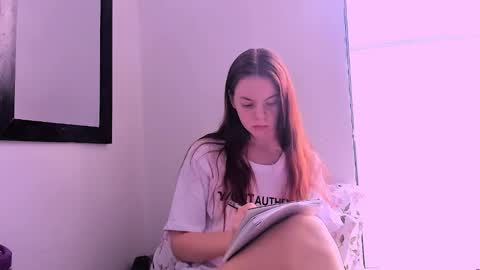 Snapshot of only_sarah1 chatting on October 14, 9:07 pm only_sarah1 online show from October 14, 9:07 pm