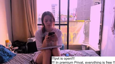 Snapshot of only_sarah1 chatting on October 20, 9:53 pm only_sarah1 online show from October 20, 9:53 pm