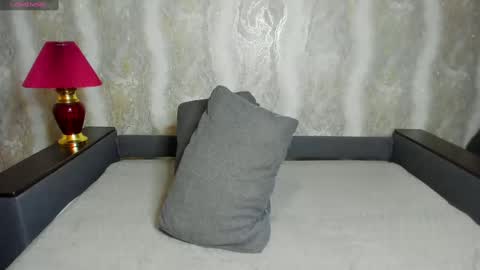 Hi im Natalie im glad to see you here online show from December 7, 9:55 am