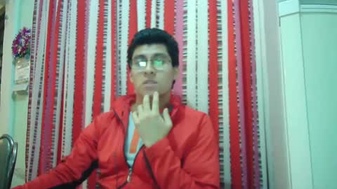 oomaurooo online show from December 18, 9:36 am