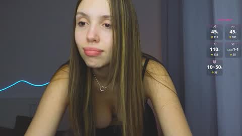 Snapshot of oopsiekitten chatting on October 10, 4:46 pm Alice online show from October 10, 4:46 pm