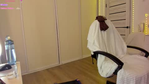 Ophelia online show from March 18, 6:52 am