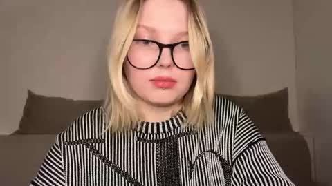 Ophelia online show from March 25, 11:22 pm