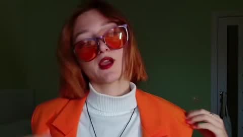 Snapshot of orange___melani chatting on October 19, 7:13 am Melani online show from October 19, 7:13 am
