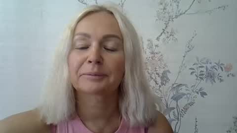 orange_luv online show from August 7, 11:52 am