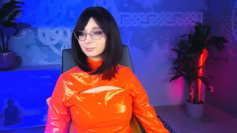 Snapshot of orianna_blade chatting on February 2, 7:14 pm Orianna - Hi Im into geek culture cosplay crafting LARP games. Shall we play DnD online show from February 2, 7:14 pm