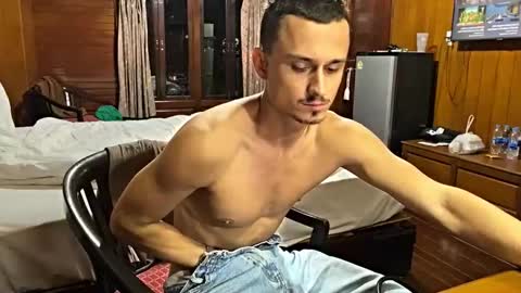 Fansly and Instagram -  online show from November 17, 1:13 pm