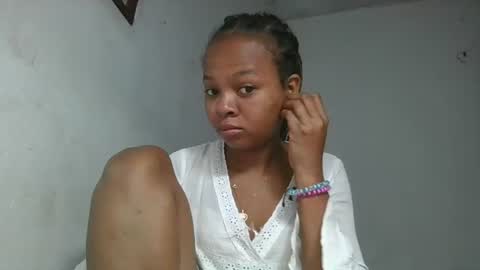 ornellahhh online show from October 17, 2:32 pm