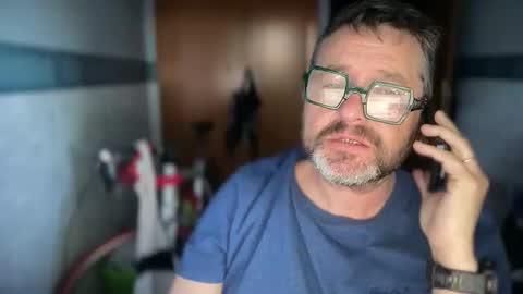 oscarbcncat online show from April 15, 4:43 pm