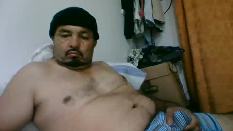 oscarjhe3512 online show from June 6, 2:06 am