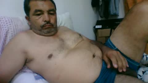 oscarjhe3512 online show from March 24, 2:28 am