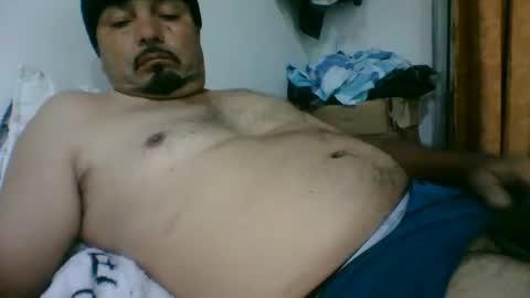 oscarjhe3512 online show from May 23, 1:45 am