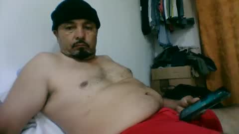 oscarjhe3512 online show from June 2, 2:24 am