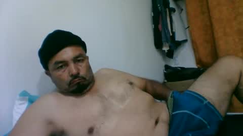 oscarjhe3512 online show from May 17, 1:59 am