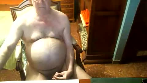 Snapshot of oscarw chatting on December 12, 3:05 pm Oscar online show from December 12, 3:05 pm