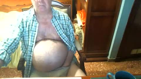 Snapshot of oscarw chatting on December 9, 5:08 pm Oscar online show from December 9, 5:08 pm