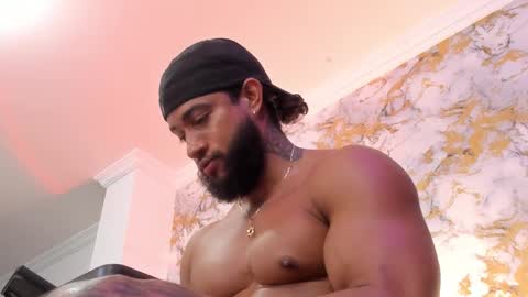 Snapshot of osher_cox chatting on February 23, 2:29 am osher_cox online show from February 23, 2:29 am