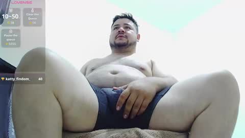 Snapshot of oso_gael chatting on October 2, 6:50 pm Bear Gael online show from October 2, 6:50 pm