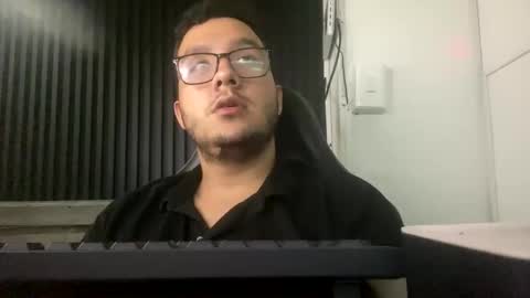 Snapshot of osomalicioso chatting on September 30, 5:07 am juan online show from September 30, 5:07 am