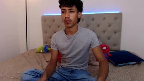 Snapshot of ostin_18hot chatting on October 13, 3:08 am ostin 18hot online show from October 13, 3:08 am