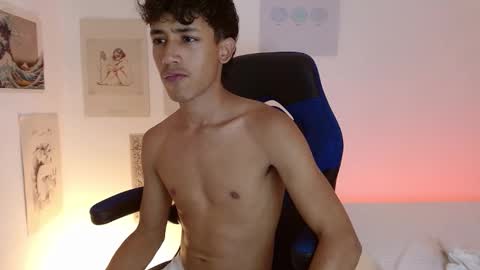 Snapshot of ostin_18hot chatting on October 23, 2:46 am ostin 18hot online show from October 23, 2:46 am