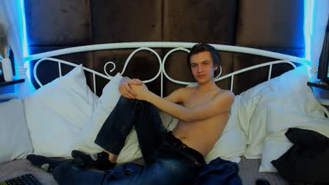 Snapshot of otto_williams chatting on September 21, 10:14 pm Otto online show from September 21, 10:14 pm