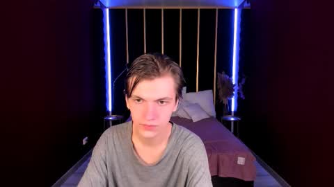 Snapshot of otto_williams chatting on October 17, 9:19 pm Otto online show from October 17, 9:19 pm