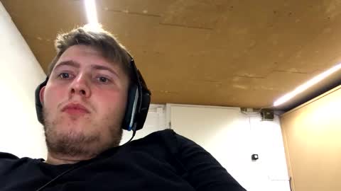 outflayd online show from November 16, 11:51 pm