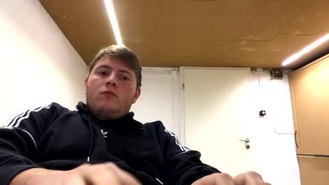 outflayd online show from December 5, 12:10 am