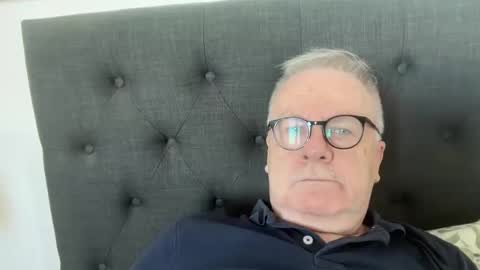 ozhairybearxxxx online show from March 29, 2:35 am