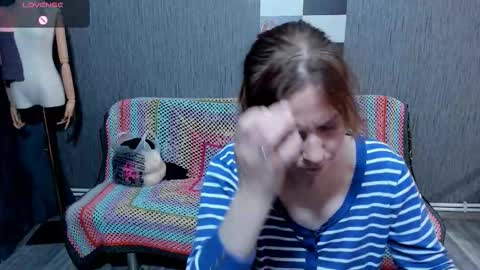 Snapshot of pa1e_pr1ncess chatting on September 25, 2:57 pm Ella online show from September 25, 2:57 pm