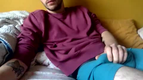 Snapshot of paintdude424 chatting on December 17, 6:42 pm paintdude424 online show from December 17, 6:42 pm