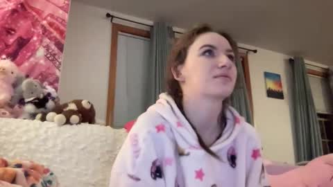 paisleysnowxo online show from November 12, 2:58 am