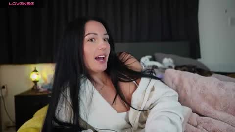 Holly  online show from March 1, 9:08 pm