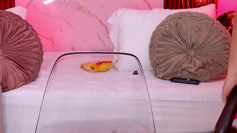 Pamela  online show from March 4, 1:30 pm