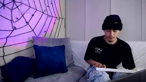 Snapshot of pandora__1 chatting on October 19, 4:39 am pandora__1 online show from October 19, 4:39 am