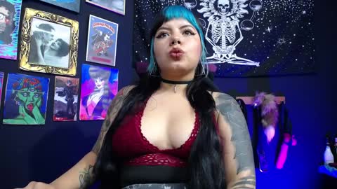 Snapshot of pandoragoddess chatting on January 7, 9:14 pm online show from January 7, 9:14 pm