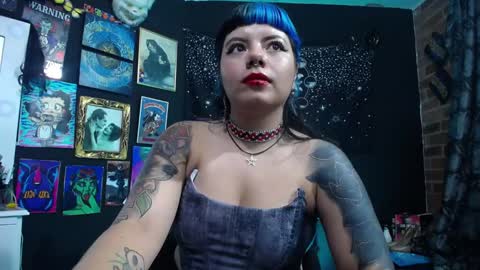 Snapshot of pandoragoddess chatting on February 5, 11:17 pm online show from February 5, 11:17 pm