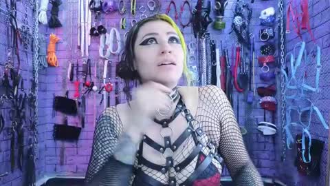 Snapshot of pandoranez chatting on February 24, 12:48 pm PandoraNez online show from February 24, 12:48 pm