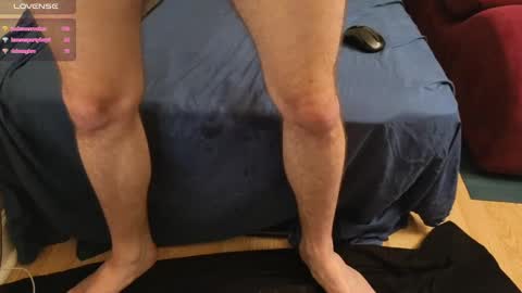 Snapshot of pantslesstraveler_plt chatting on March 7, 3:29 am PantsLessTraveler online show from March 7, 3:29 am