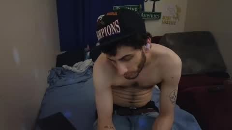 Snapshot of pantslesstraveler_plt chatting on March 10, 7:22 am PantsLessTraveler online show from March 10, 7:22 am